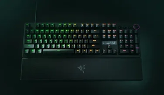 Clavier sur fond noir