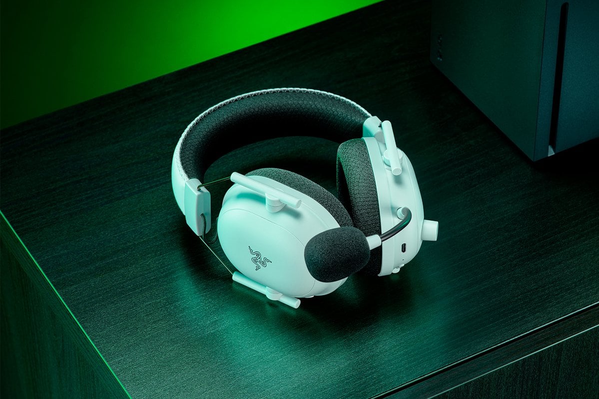 Https Medias P1.Phoenix.razer .Com Sys Master Phoenix Images Container H38 Haf 9761352417310 240409 Blackshark V2 Pro Xbox White 1500X1000 2