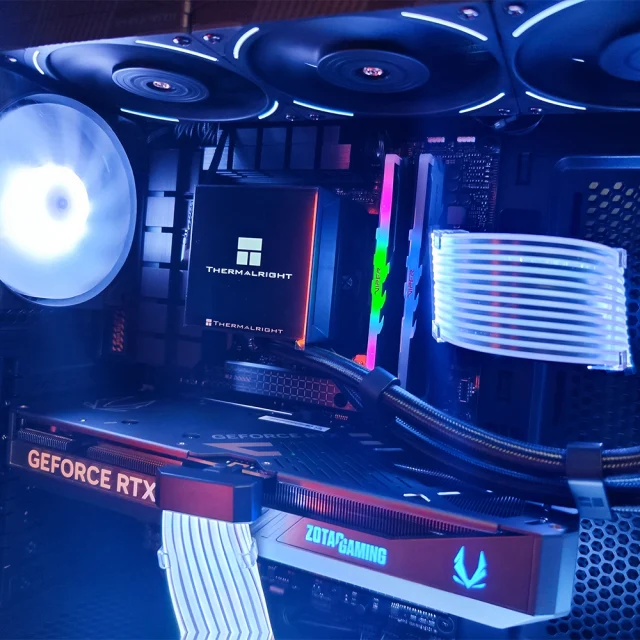 E Ven Pure Rtx 5070 Amd Ryzen 7 7700X 32Go Ddr5 6000Mhz Ssd 1To 2