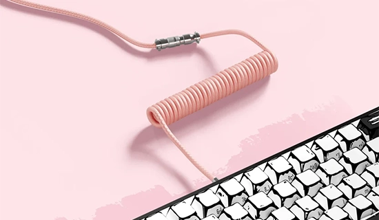 Câble spiralé rose avec clavier Tryhard noir